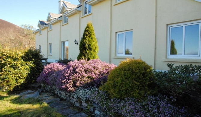 5 bedrooms house at Co Kerry 500 m away from the beach with sea view enclosed garden and wifi