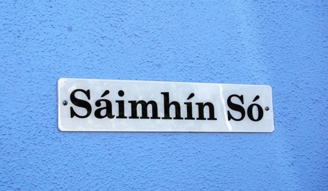 Sáimhín Só (at your ease)