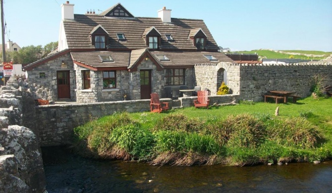 Aille River Holiday Hostel and Camping Doolin