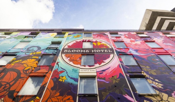 Blooms Hotel