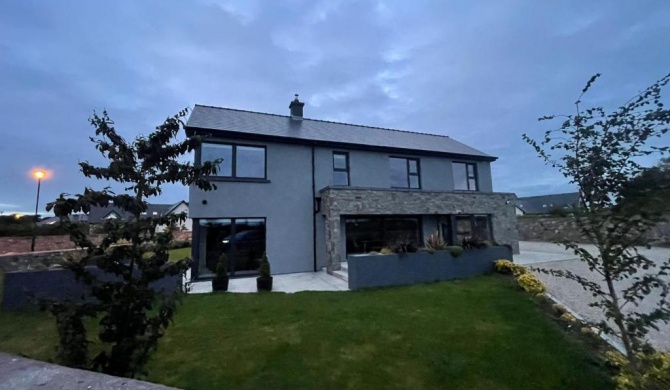 Exquisite Galway City Luxury home – Sleeps 10