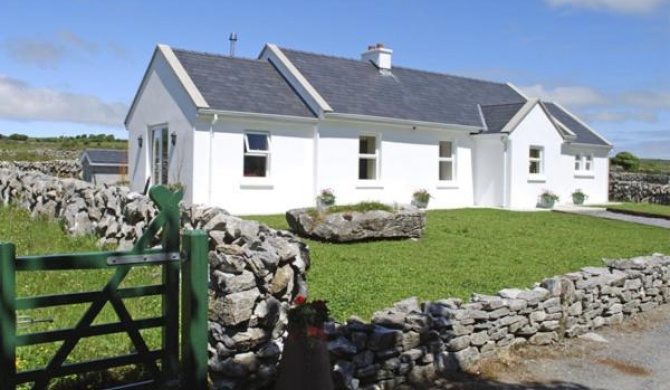 Dolmen Cottage, Carron