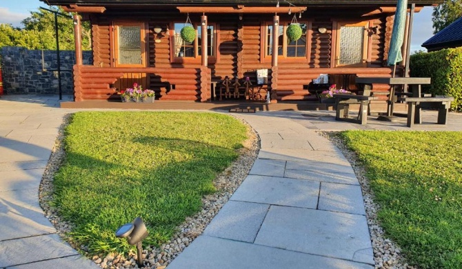 Cosy Countryside Log Cabin