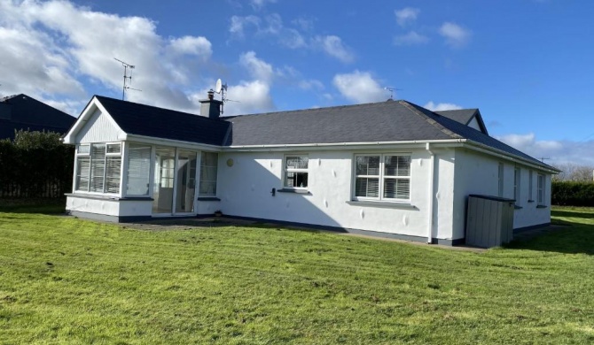 Castle Gardens Bungalow, Saint Helens Resort, Wexford - 3 Bedroom Sleeps 6