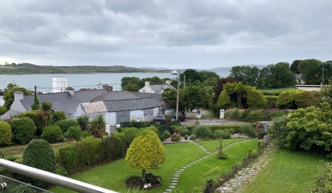 Beautiful Holiday Home in Schull