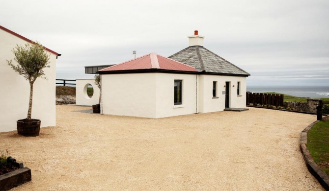 Gate Lodge@White Strand